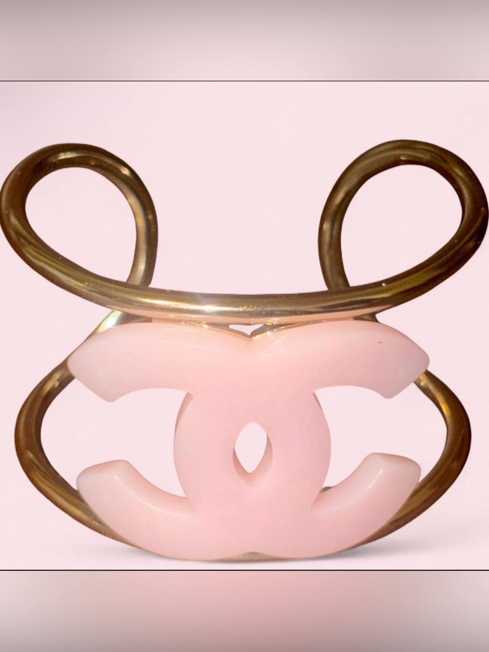 🩰 CHANEL Pink Resin CC Metal Cuff 🩰